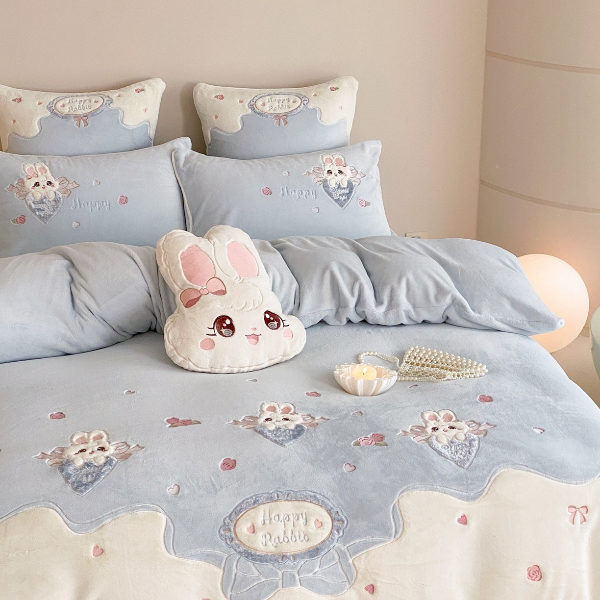 91家纺网 家纺一手货源 找家纺 MIU缪家居 2025新款牛奶绒四件套-快乐甜心 快乐甜心-蓝