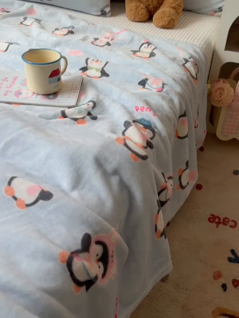 91家纺网 家纺一手货源 找家纺 韩巢家纺 2025新款四季可用牛奶绒多功能毛毯 QQ企鹅