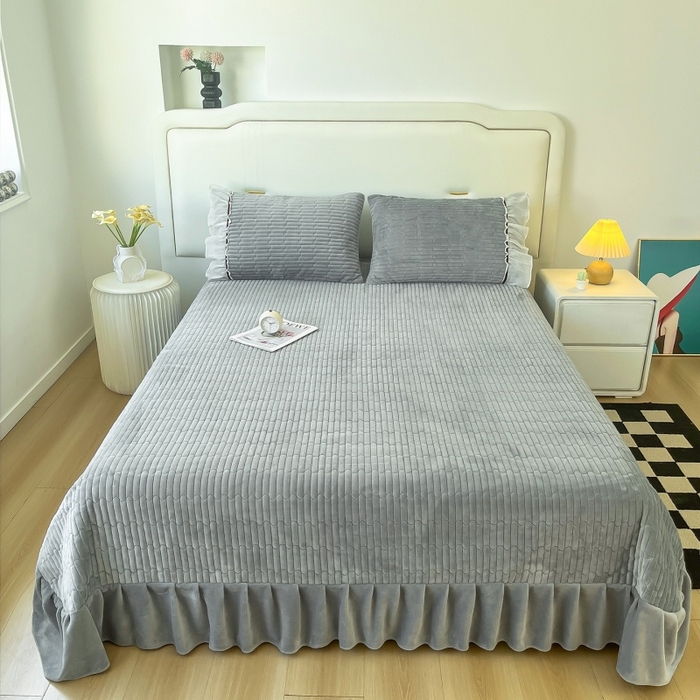 91家纺网 家纺一手货源 找家纺 （总）木兰花 2025新款纯色雕花全消光牛奶绒 床盖款四件套