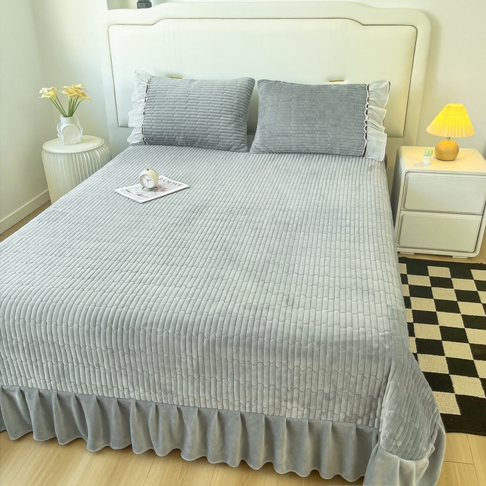 91家纺网 家纺一手货源 找家纺 （总）木兰花 2025新款纯色雕花全消光牛奶绒 床盖款四件套