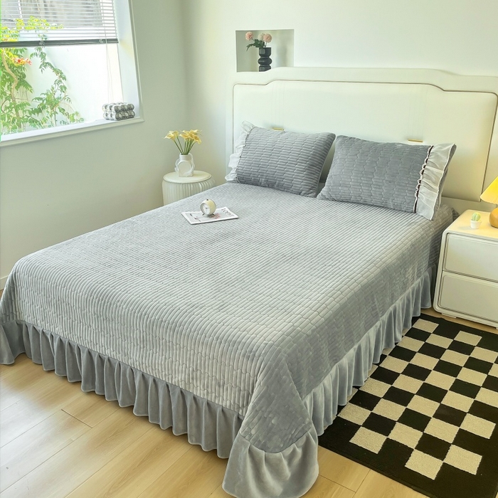 91家纺网 家纺一手货源 找家纺 （总）木兰花 2025新款纯色雕花全消光牛奶绒 床盖款四件套