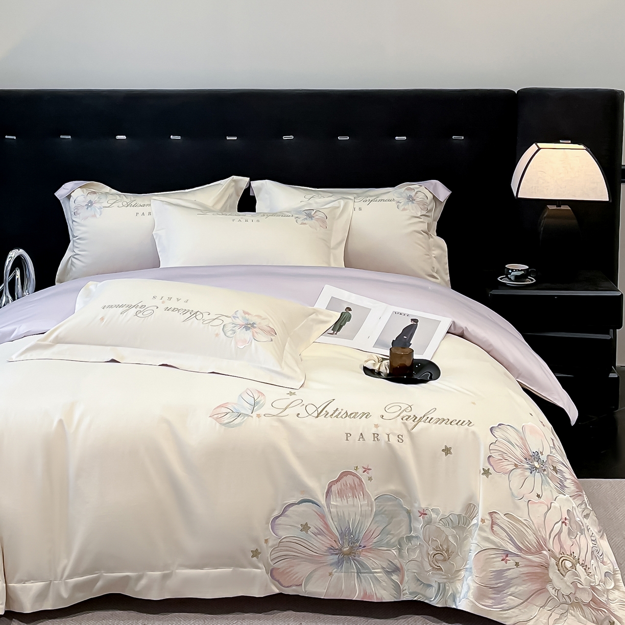 91家纺网 家纺一手货源 找家纺 置顶家纺 2025新款亲肤花卉刺绣四件套-繁星点点 繁星点点-奶白+香芋紫