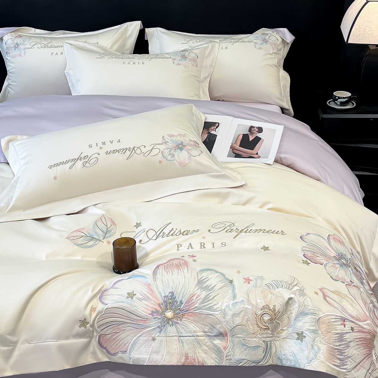 91家纺网 家纺一手货源 找家纺 置顶家纺 2025新款亲肤花卉刺绣四件套-繁星点点 繁星点点-奶白+香芋紫