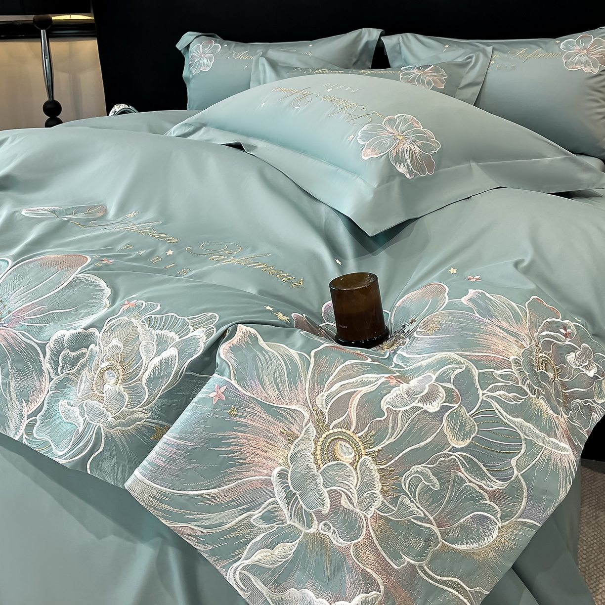 91家纺网 家纺一手货源 找家纺 置顶家纺 2025新款亲肤花卉刺绣四件套-繁星点点 繁星点点-繁星蓝