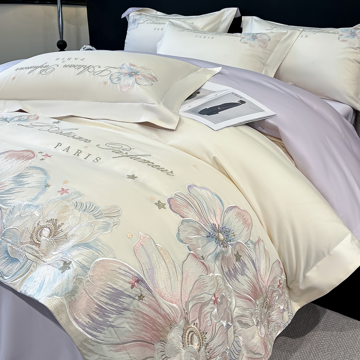 91家纺网 家纺一手货源 找家纺 置顶家纺 2025新款亲肤花卉刺绣四件套-繁星点点 繁星点点-奶白+香芋紫