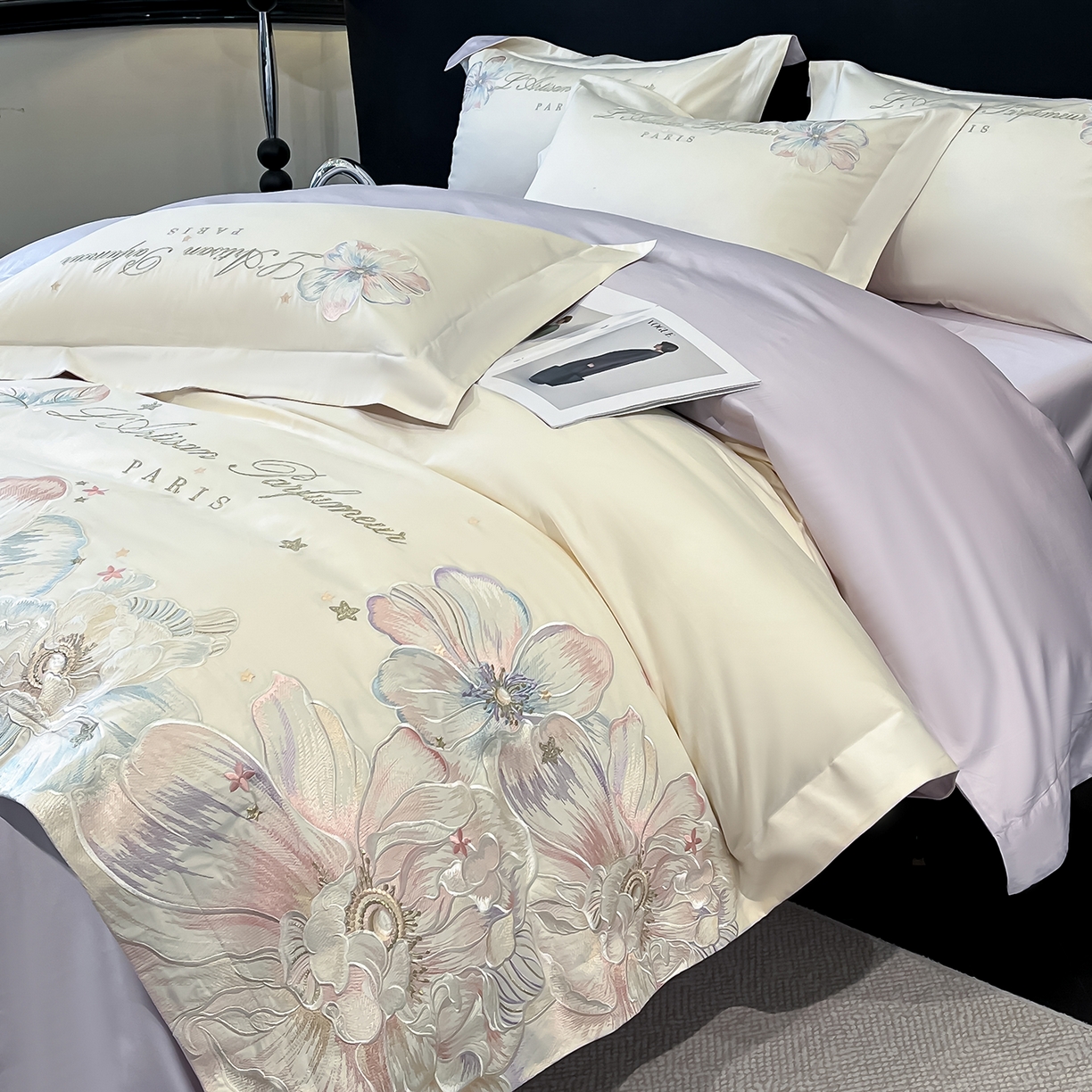 91家纺网 家纺一手货源 找家纺 置顶家纺 2025新款亲肤花卉刺绣四件套-繁星点点 繁星点点-奶白+香芋紫