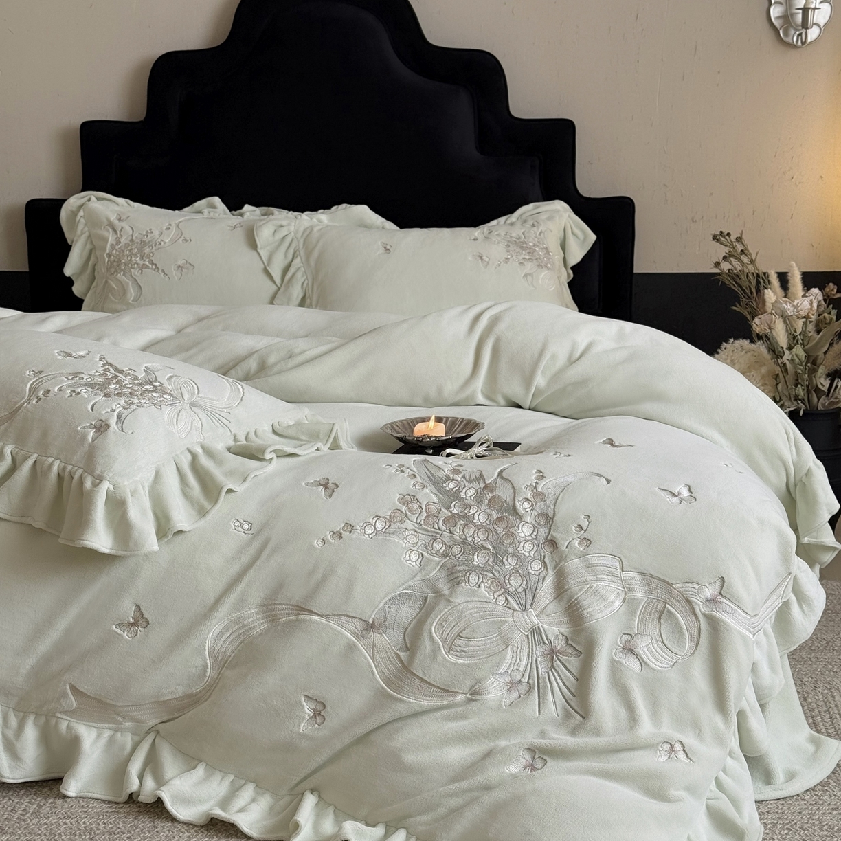 91家纺网 家纺一手货源 找家纺 MIU缪家居 2025新款牛奶绒四件套-铃兰花语 铃兰花语-浅绿