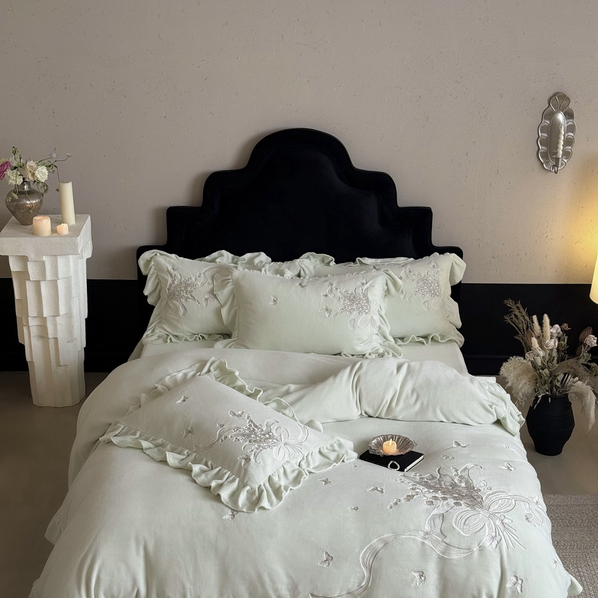 91家纺网 家纺一手货源 找家纺 MIU缪家居 2025新款牛奶绒四件套-铃兰花语 铃兰花语-浅绿