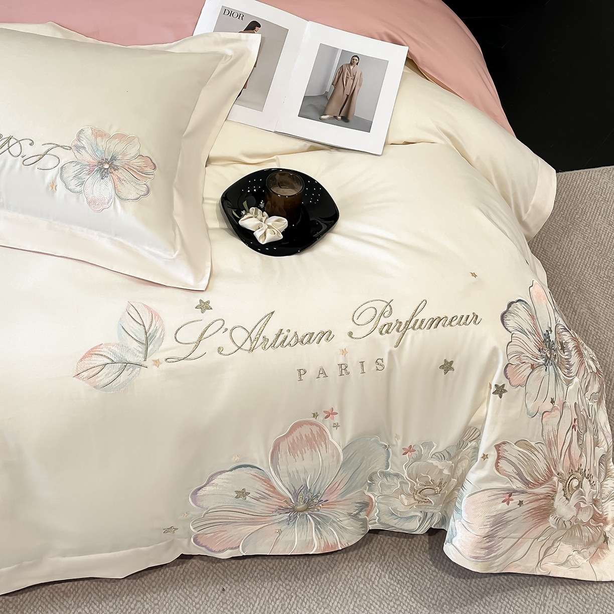 91家纺网 家纺一手货源 找家纺 置顶家纺 2025新款亲肤花卉刺绣四件套-繁星点点 繁星点点-奶白+浅豆沙