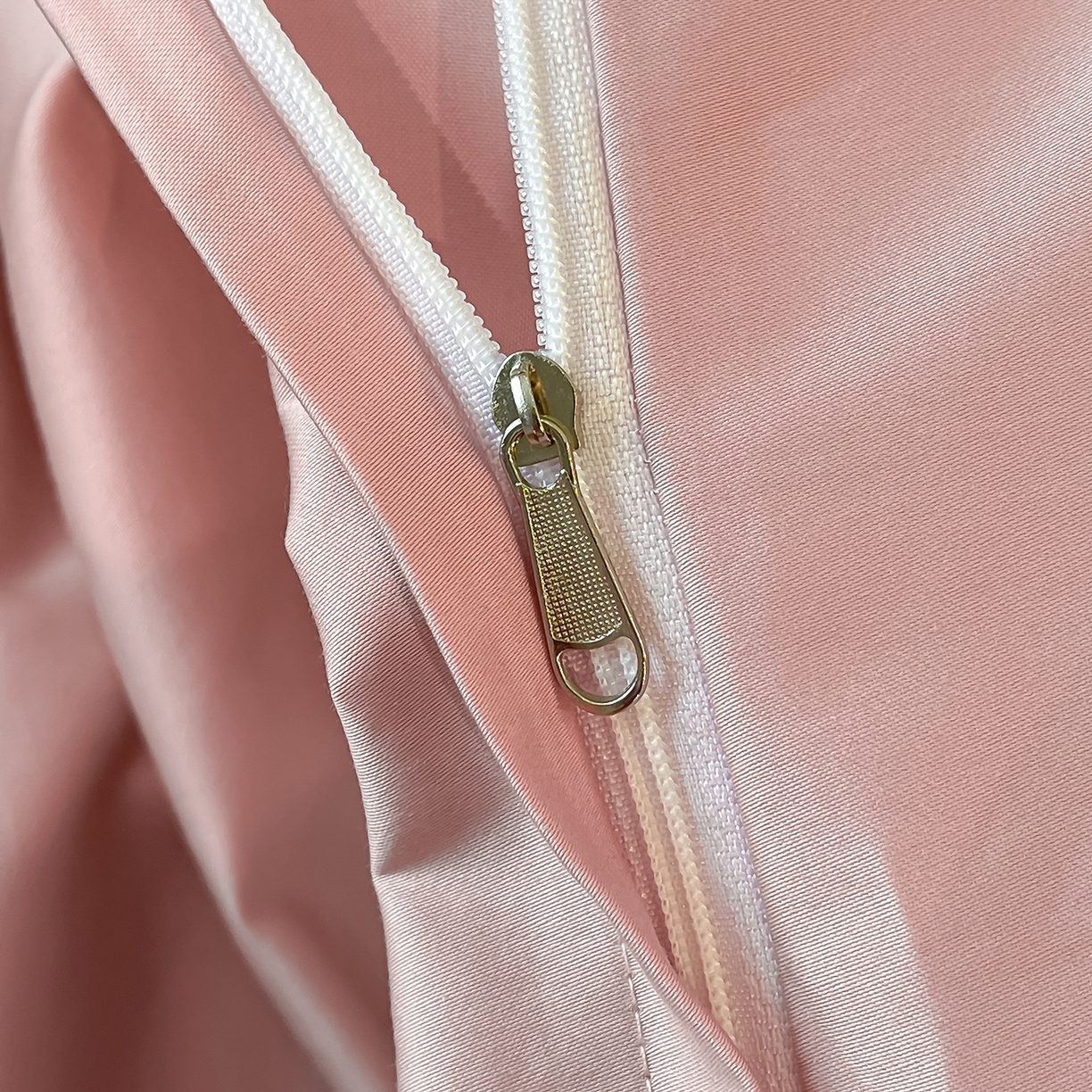 91家纺网 家纺一手货源 找家纺 置顶家纺 2025新款亲肤花卉刺绣四件套-繁星点点 繁星点点-奶白+浅豆沙