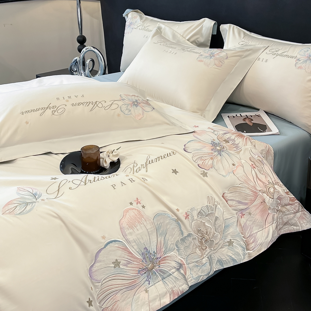 91家纺网 家纺一手货源 找家纺 置顶家纺 2025新款亲肤花卉刺绣四件套-繁星点点 繁星点点-奶白+繁星蓝