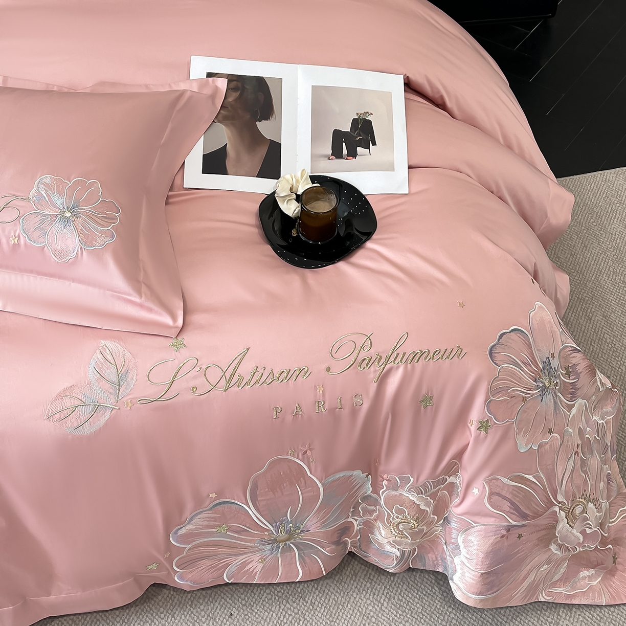 91家纺网 家纺一手货源 找家纺 置顶家纺 2025新款亲肤花卉刺绣四件套-繁星点点 繁星点点-浅豆沙