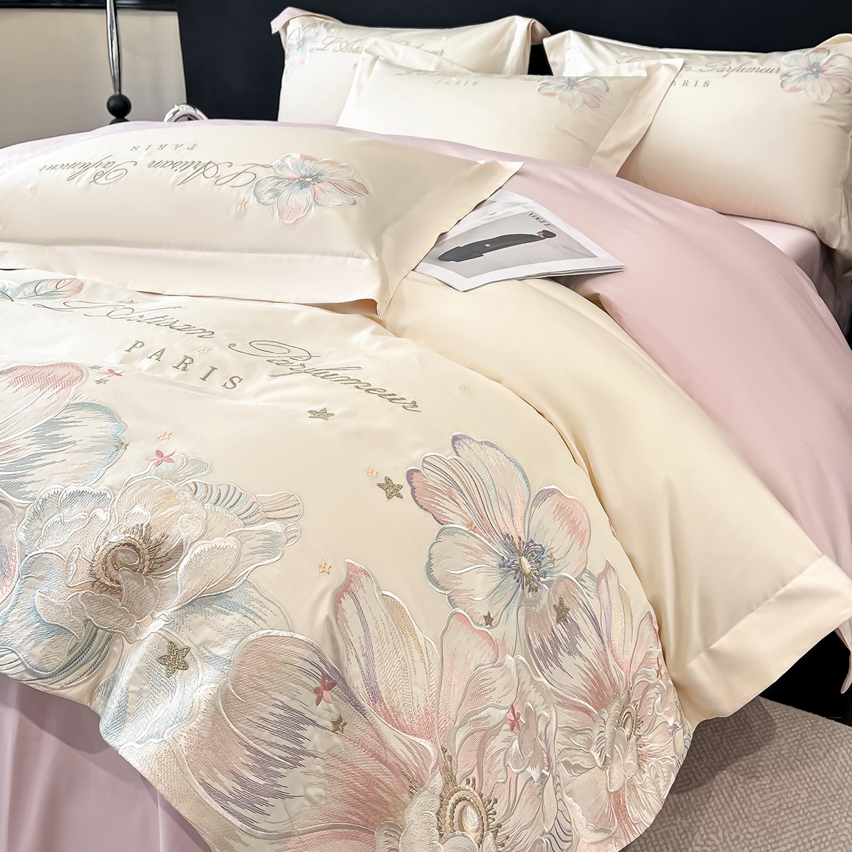 91家纺网 家纺一手货源 找家纺 置顶家纺 2025新款亲肤花卉刺绣四件套-繁星点点 繁星点点-奶白+粉