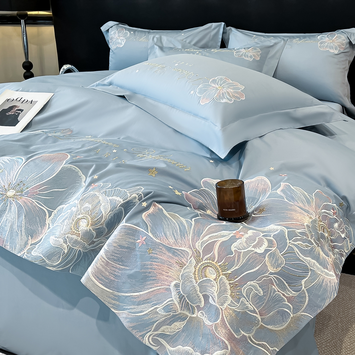 91家纺网 家纺一手货源 找家纺 置顶家纺 2025新款亲肤花卉刺绣四件套-繁星点点 繁星点点-浅蓝