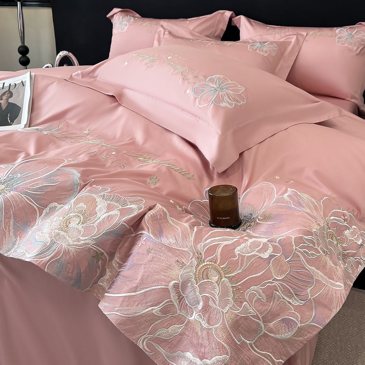 91家纺网 家纺一手货源 找家纺 置顶家纺 2025新款亲肤花卉刺绣四件套-繁星点点 繁星点点-浅豆沙