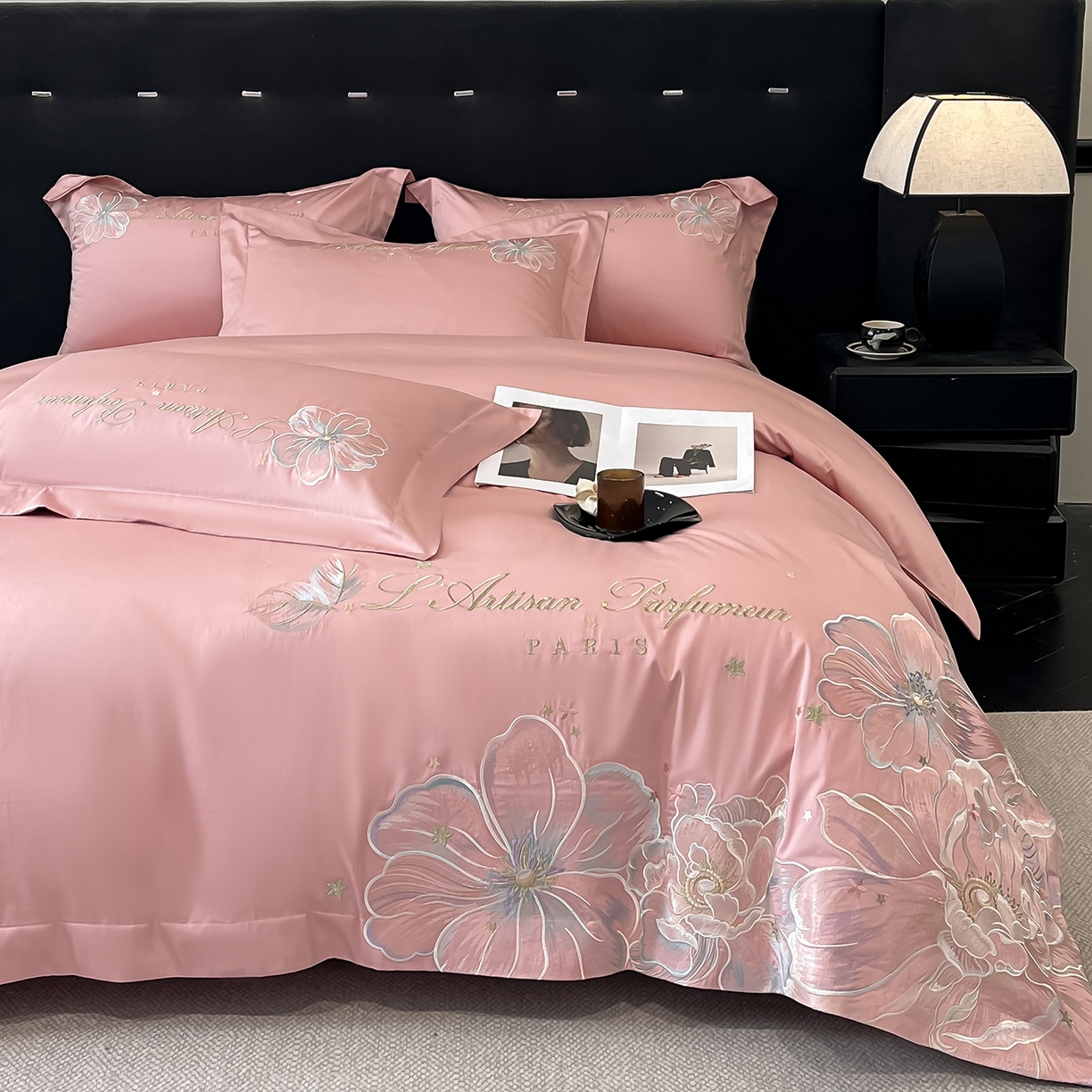 91家纺网 家纺一手货源 找家纺 置顶家纺 2025新款亲肤花卉刺绣四件套-繁星点点 繁星点点-浅豆沙