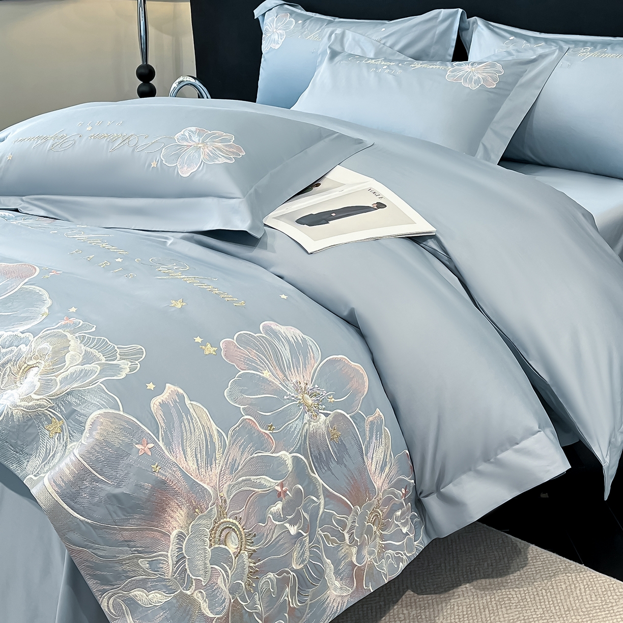 91家纺网 家纺一手货源 找家纺 置顶家纺 2025新款亲肤花卉刺绣四件套-繁星点点 繁星点点-浅蓝