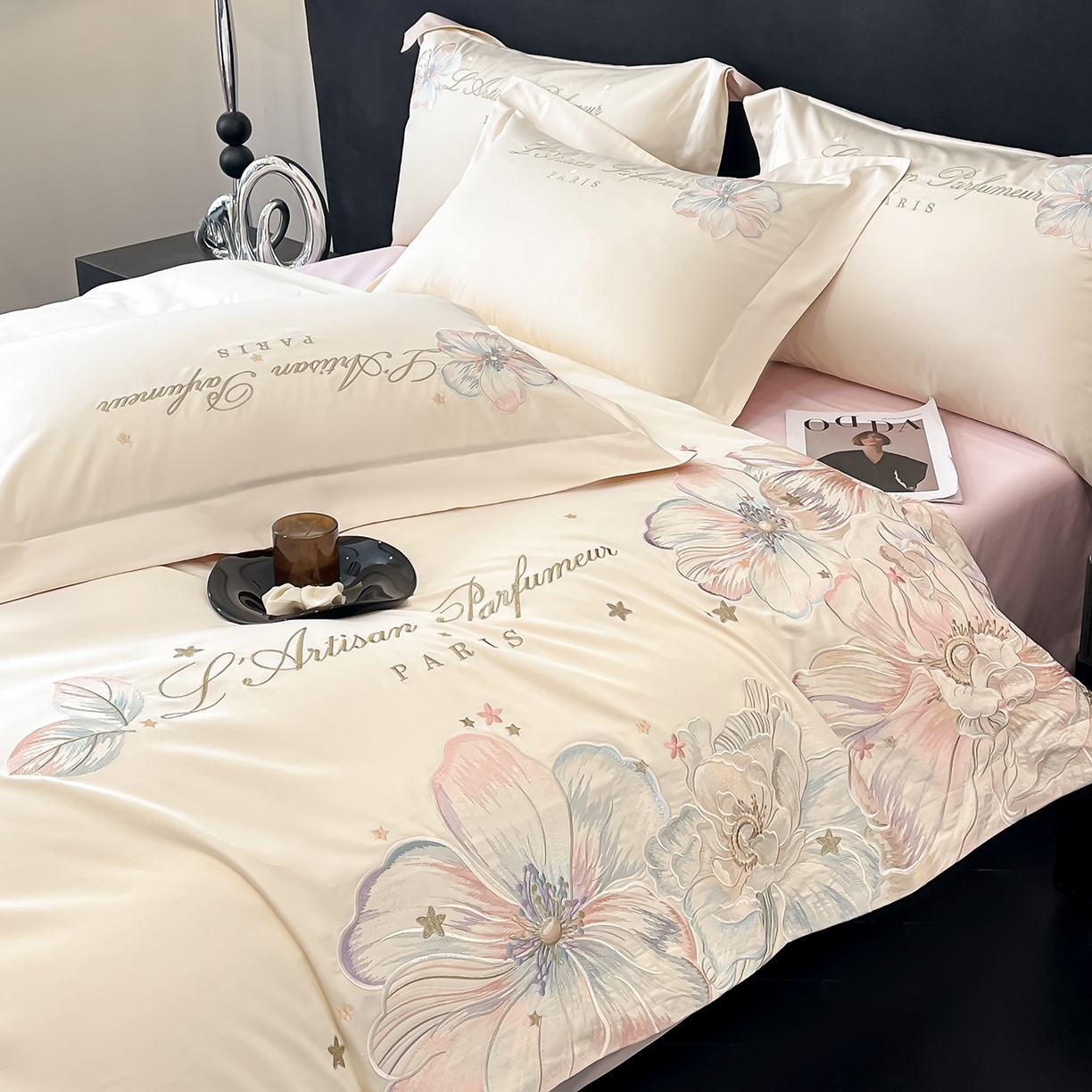 91家纺网 家纺一手货源 找家纺 置顶家纺 2025新款亲肤花卉刺绣四件套-繁星点点 繁星点点-奶白+粉