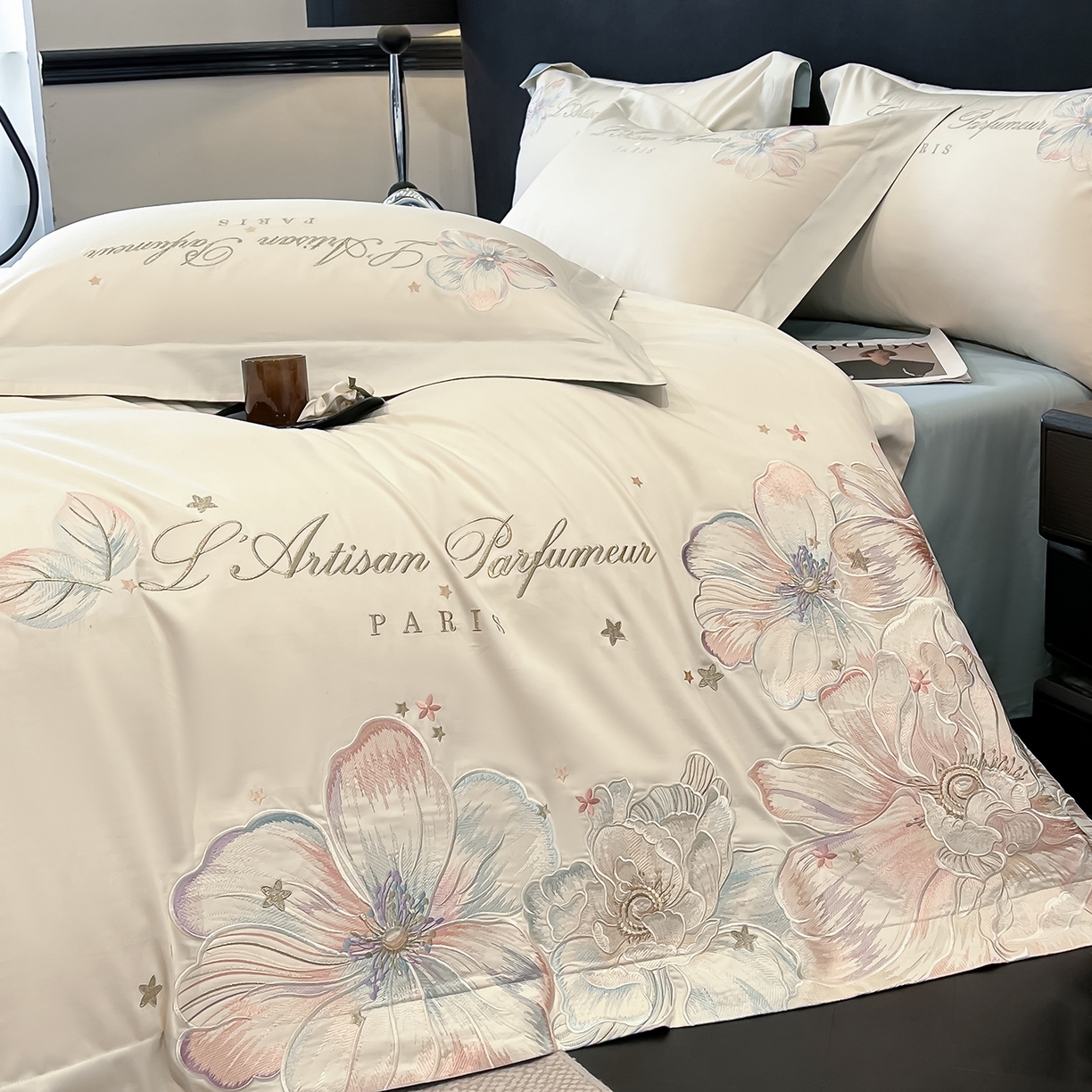 91家纺网 家纺一手货源 找家纺 置顶家纺 2025新款亲肤花卉刺绣四件套-繁星点点 繁星点点-奶白+繁星蓝