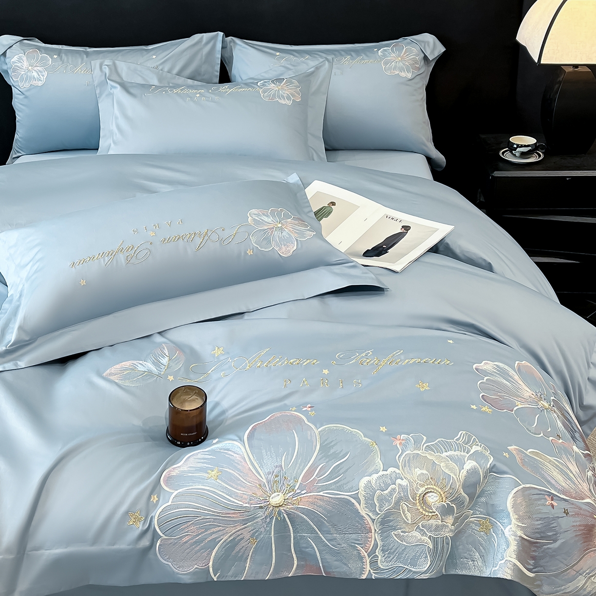 91家纺网 家纺一手货源 找家纺 置顶家纺 2025新款亲肤花卉刺绣四件套-繁星点点 繁星点点-浅蓝