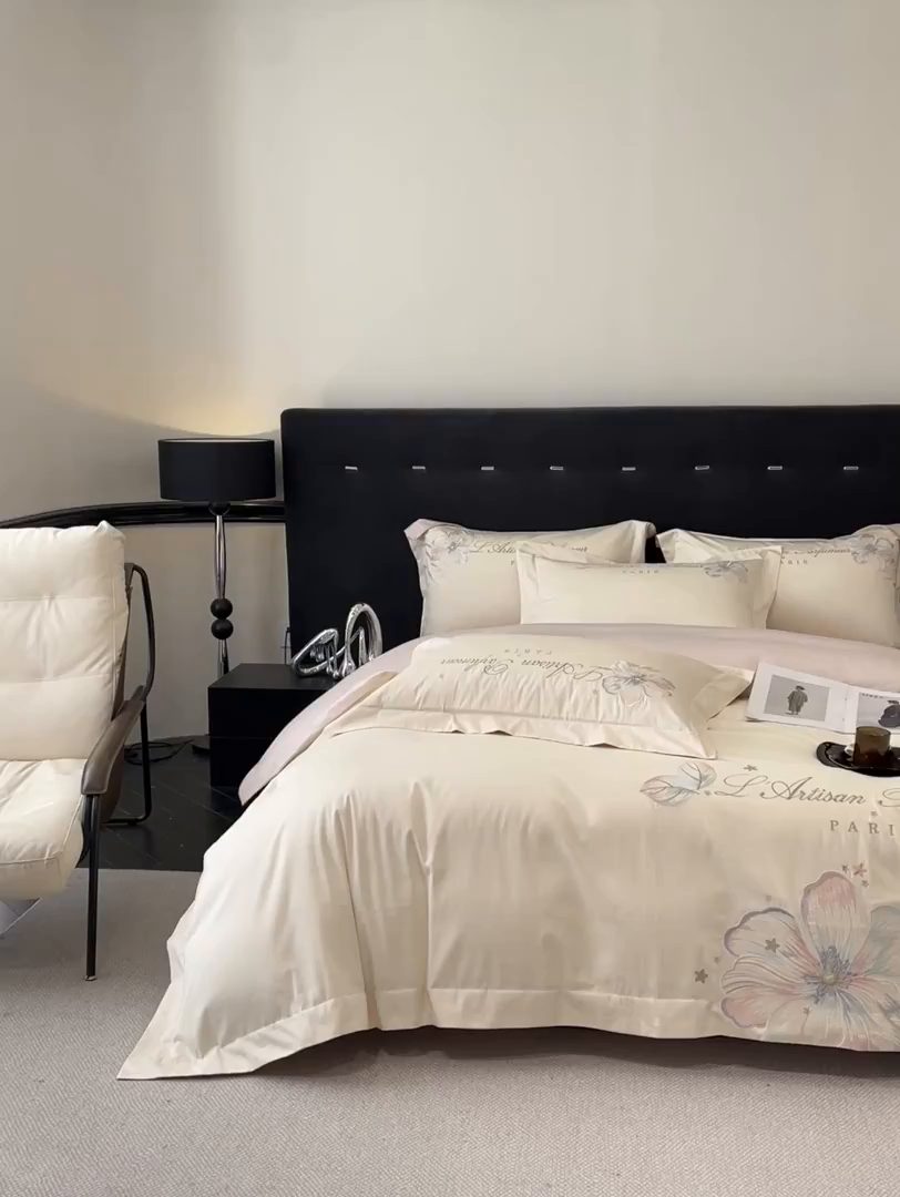 91家纺网 家纺一手货源 找家纺 置顶家纺 2025新款亲肤花卉刺绣四件套-繁星点点 繁星点点-奶白+粉