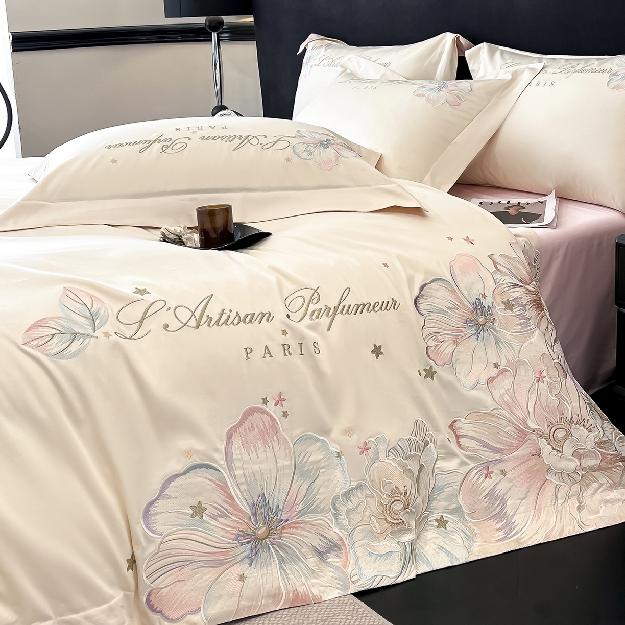 91家纺网 家纺一手货源 找家纺 置顶家纺 2025新款亲肤花卉刺绣四件套-繁星点点 繁星点点-奶白+粉