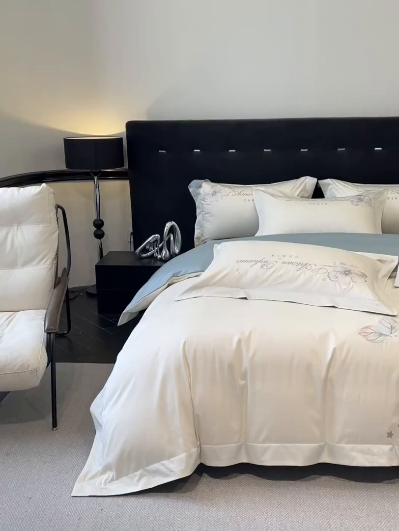 91家纺网 家纺一手货源 找家纺 置顶家纺 2025新款亲肤花卉刺绣四件套-繁星点点 繁星点点-奶白+繁星蓝