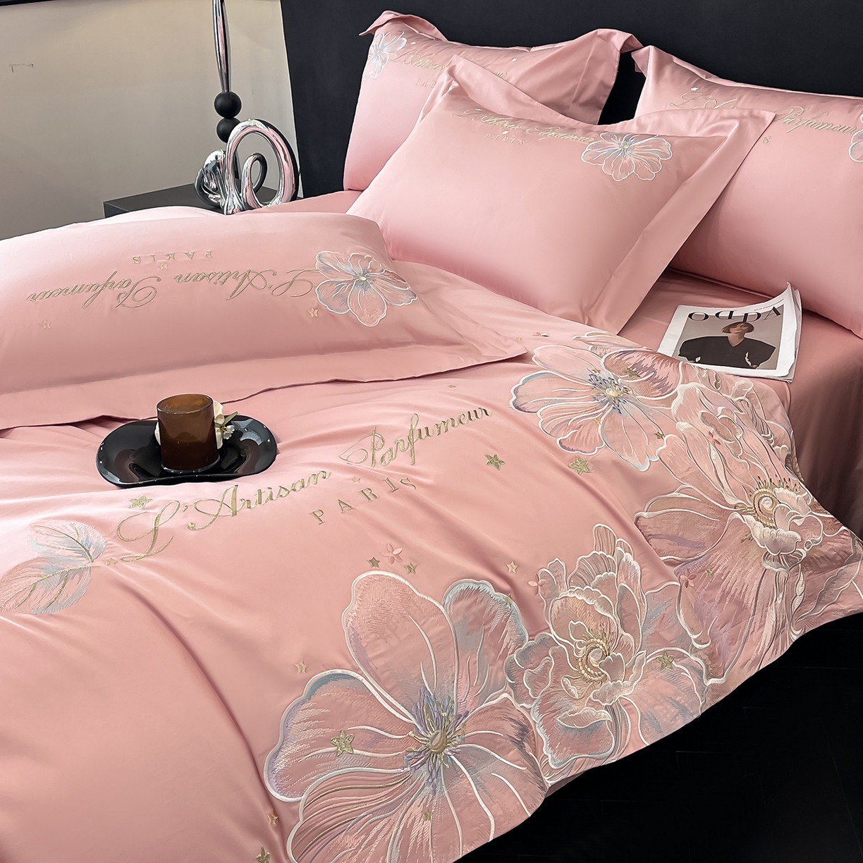 91家纺网 家纺一手货源 找家纺 置顶家纺 2025新款亲肤花卉刺绣四件套-繁星点点 繁星点点-浅豆沙