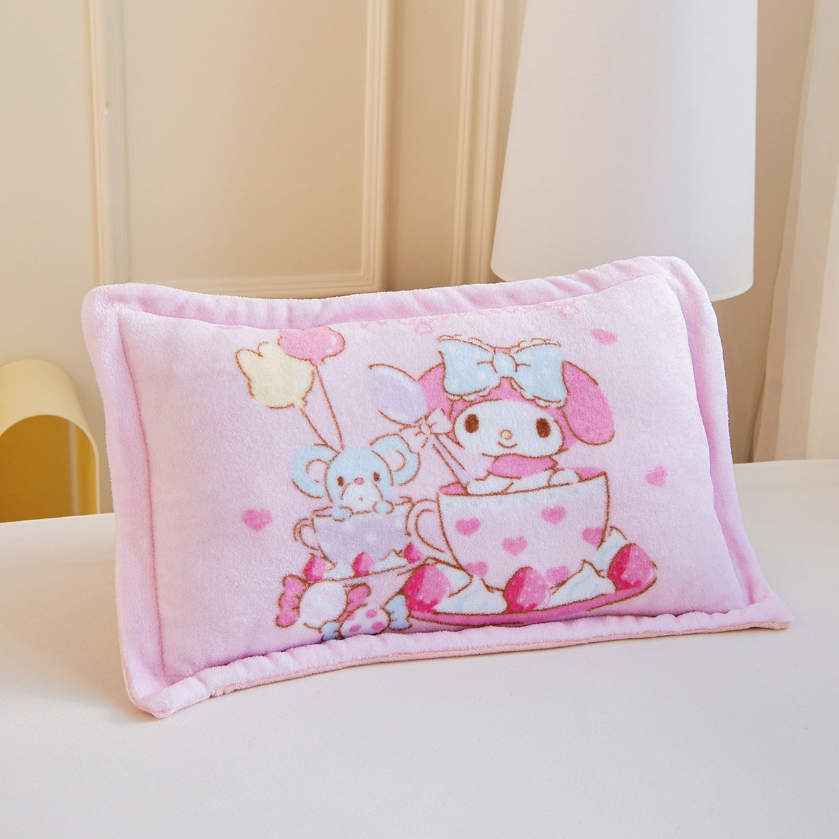 91家纺网 家纺一手货源 找家纺 （总）乐秀家纺 2025新款三丽鸥大版定位牛奶绒卡通枕套冬季幼儿园枕头枕套