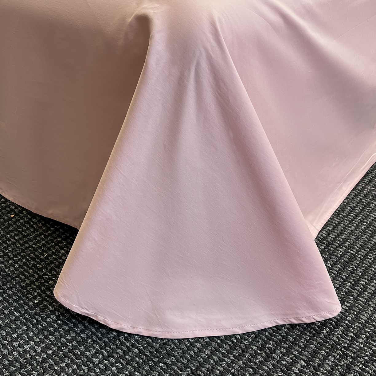 91家纺网 家纺一手货源 找家纺 置顶家纺 2025新款全棉加厚磨毛刺绣秋冬系列四件套-赫本 赫本-浅豆沙