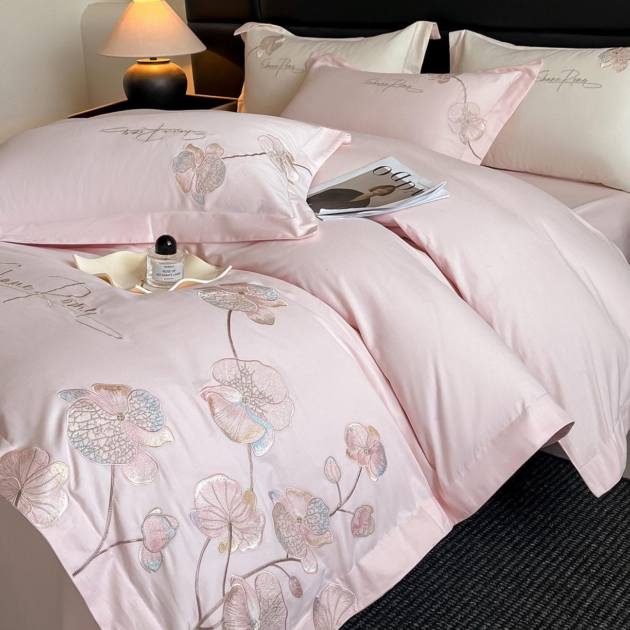 91家纺网 家纺一手货源 找家纺 置顶家纺 2025新款全棉加厚磨毛刺绣秋冬系列四件套-赫本 赫本-粉玉