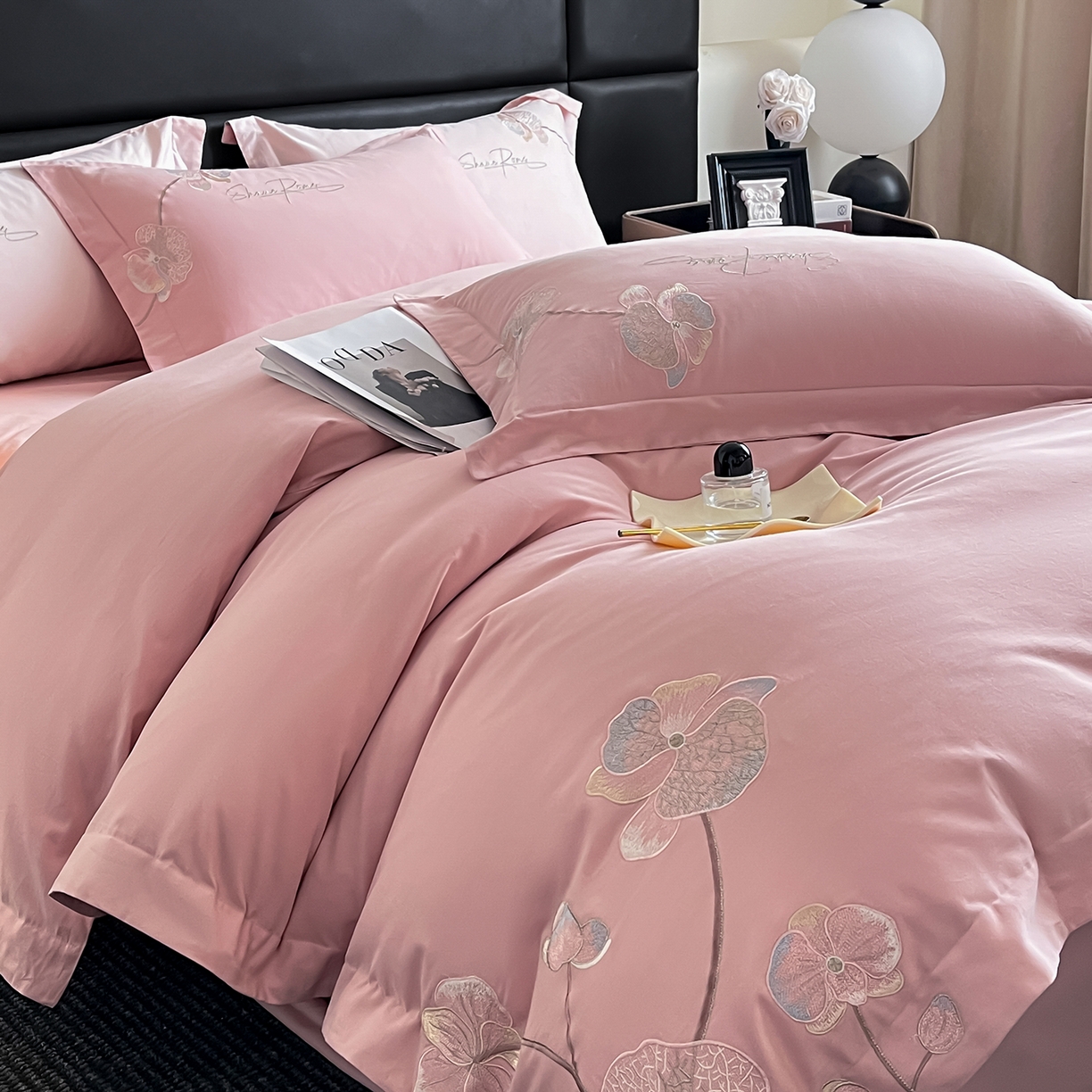 91家纺网 家纺一手货源 找家纺 置顶家纺 2025新款全棉加厚磨毛刺绣秋冬系列四件套-赫本 赫本-浅豆沙