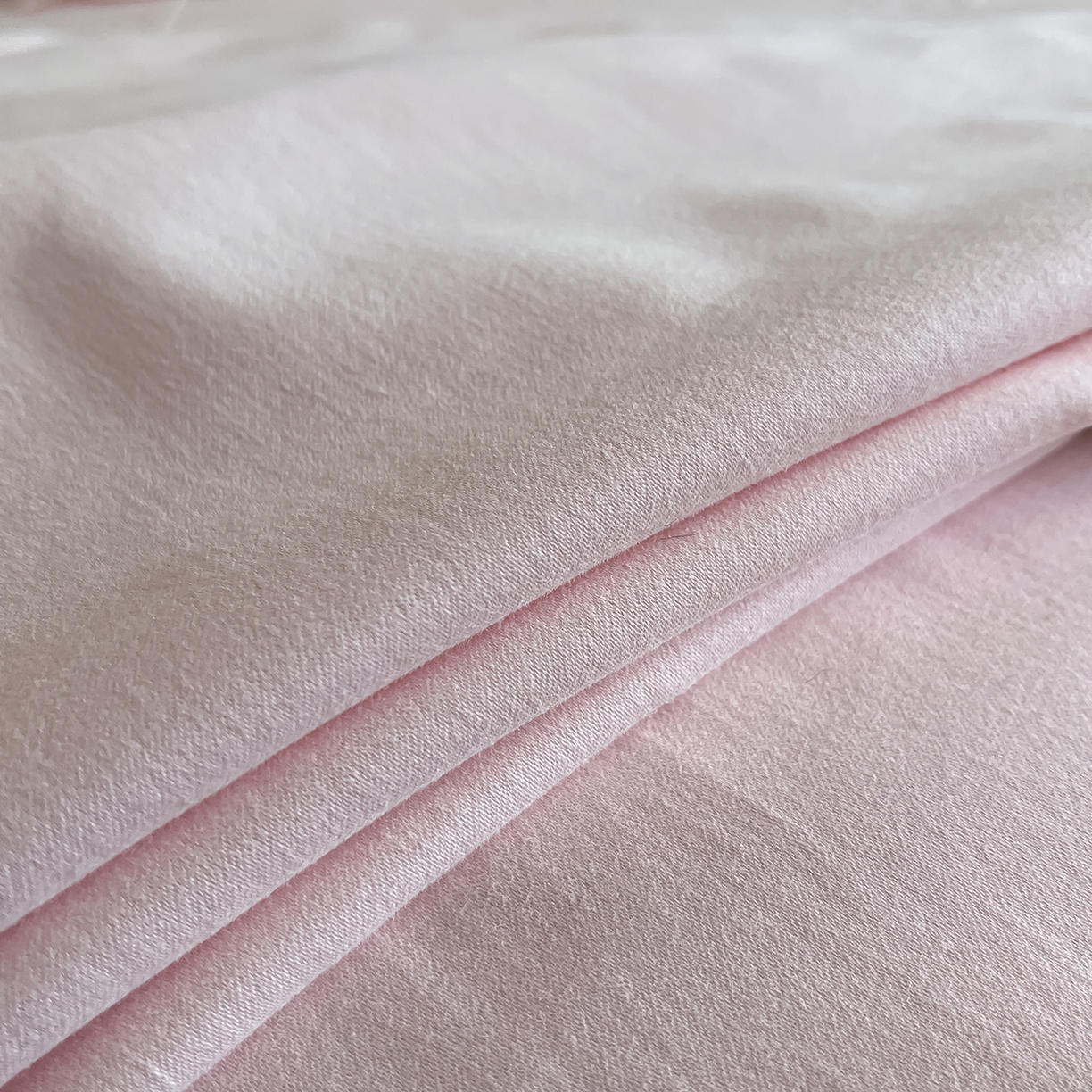 91家纺网 家纺一手货源 找家纺 置顶家纺 2025新款全棉加厚磨毛刺绣秋冬系列四件套-赫本 赫本-粉玉