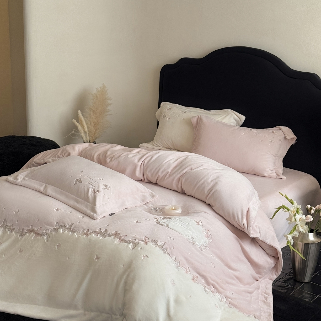 91家纺网 家纺一手货源 找家纺 [91家纺网精选] 2025新款牛奶绒四件套-翩翩起舞