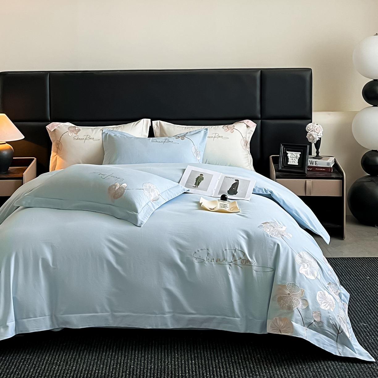 91家纺网 家纺一手货源 找家纺 置顶家纺 2025新款全棉加厚磨毛刺绣秋冬系列四件套-赫本 赫本-浅天蓝