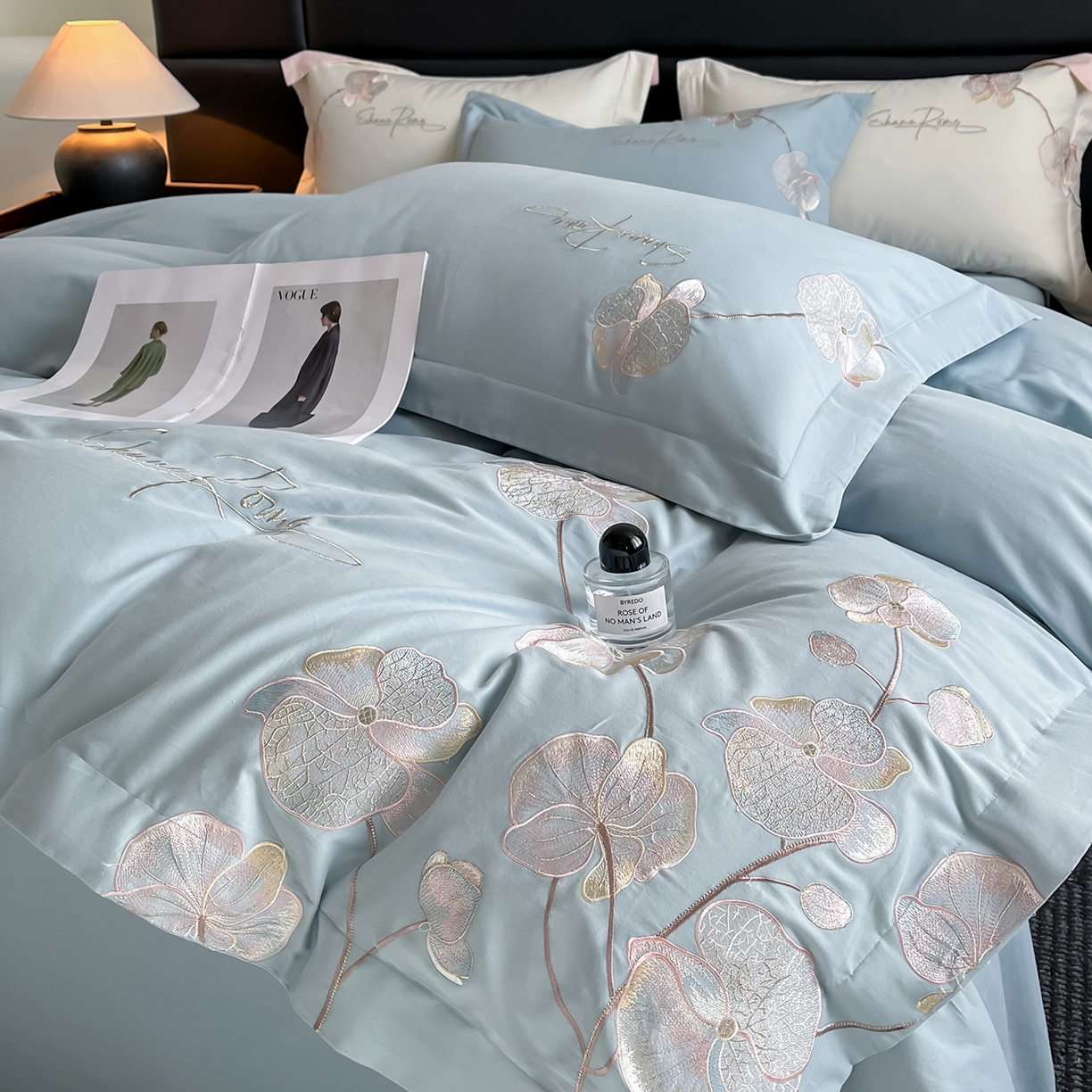 91家纺网 家纺一手货源 找家纺 置顶家纺 2025新款全棉加厚磨毛刺绣秋冬系列四件套-赫本 赫本-繁星蓝