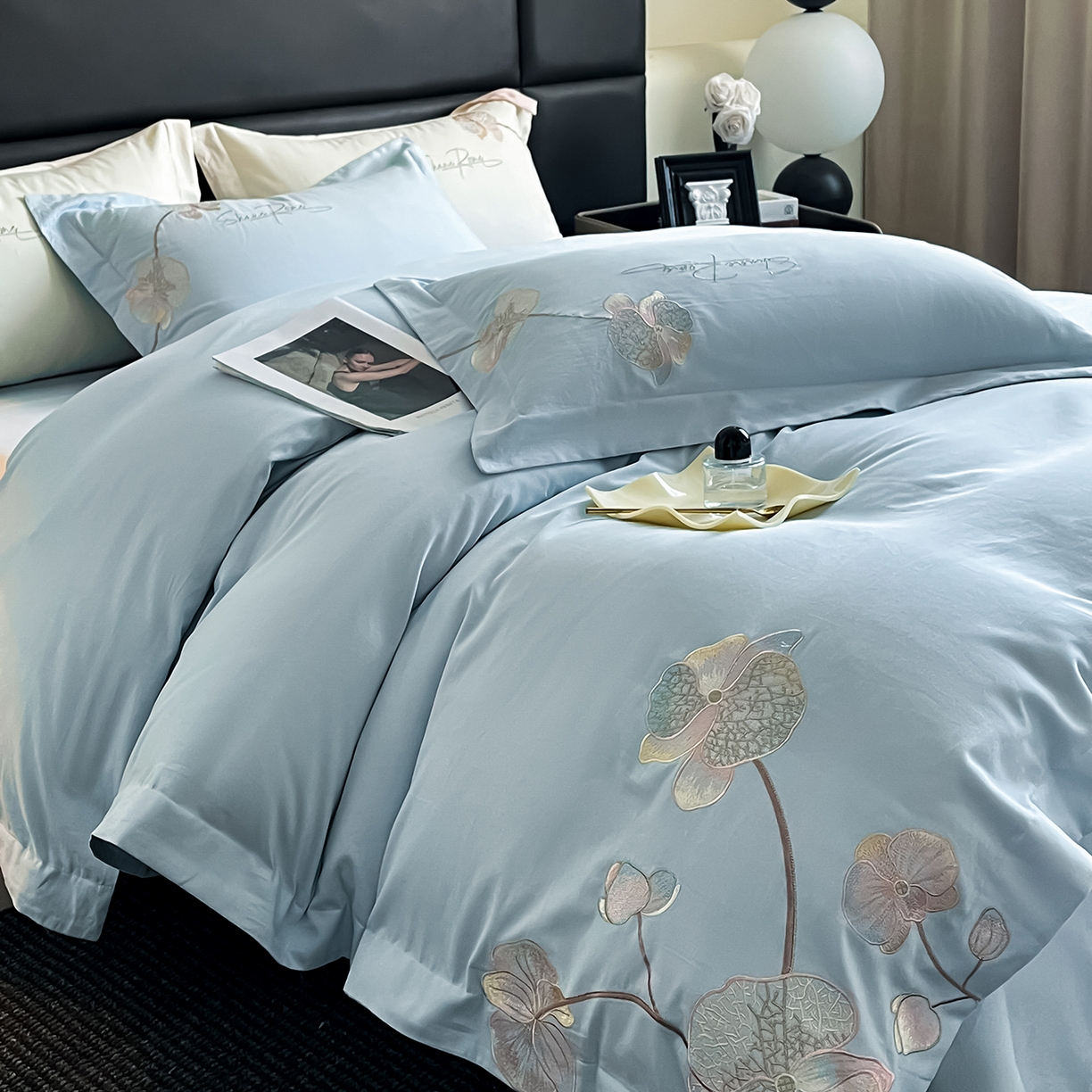 91家纺网 家纺一手货源 找家纺 置顶家纺 2025新款全棉加厚磨毛刺绣秋冬系列四件套-赫本 赫本-浅天蓝