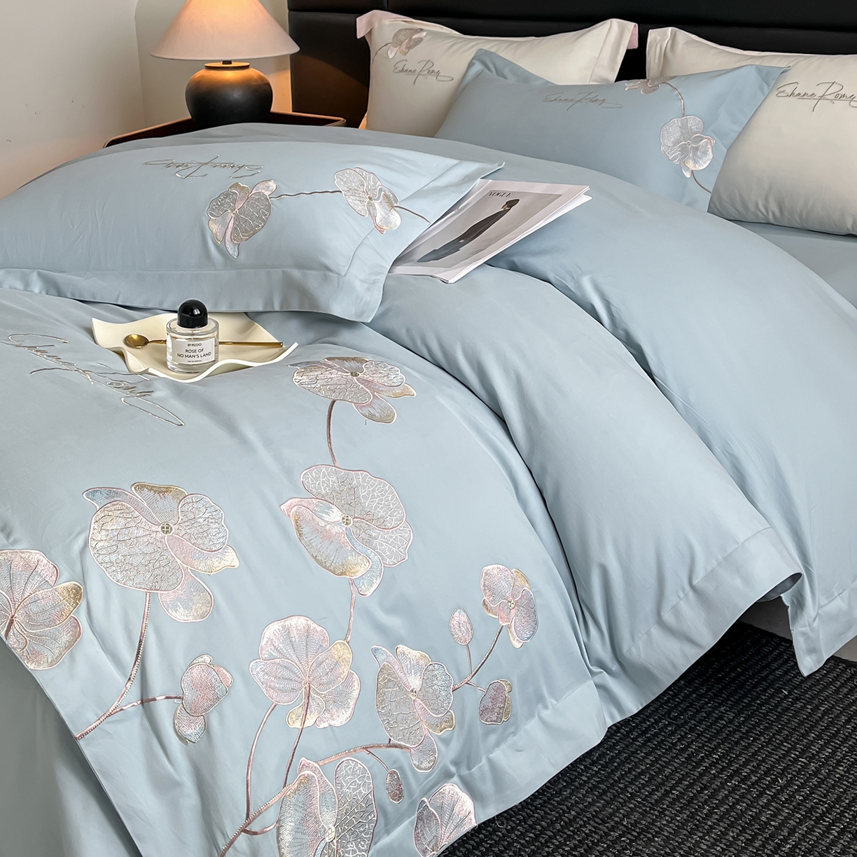 91家纺网 家纺一手货源 找家纺 置顶家纺 2025新款全棉加厚磨毛刺绣秋冬系列四件套-赫本 赫本-繁星蓝