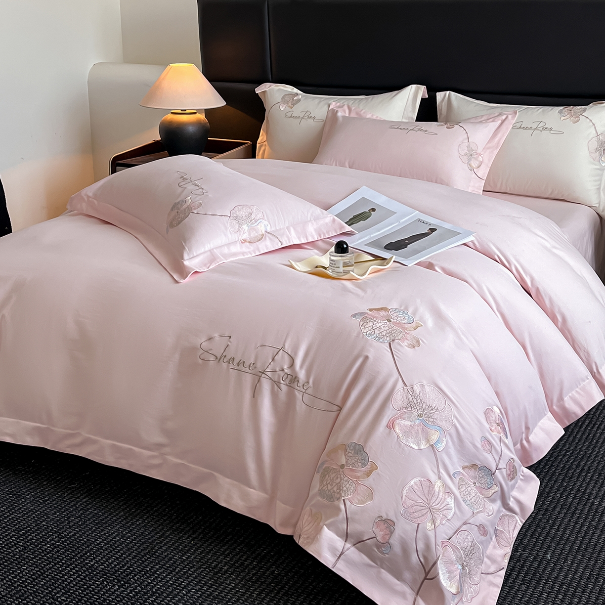 91家纺网 家纺一手货源 找家纺 置顶家纺 2025新款全棉加厚磨毛刺绣秋冬系列四件套-赫本 赫本-粉玉