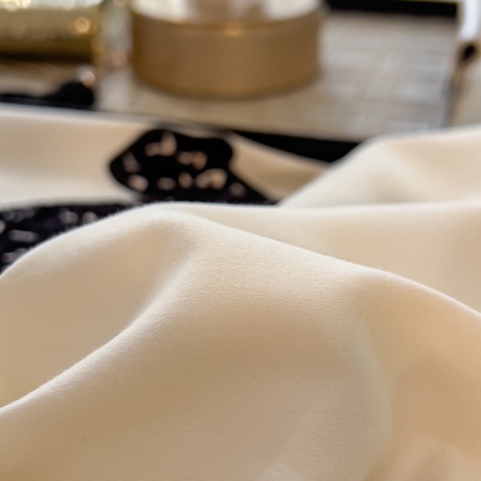 91家纺网 家纺一手货源 找家纺 （总）印季家纺 2025新款全棉50s磨毛绣花-黑豹四件套