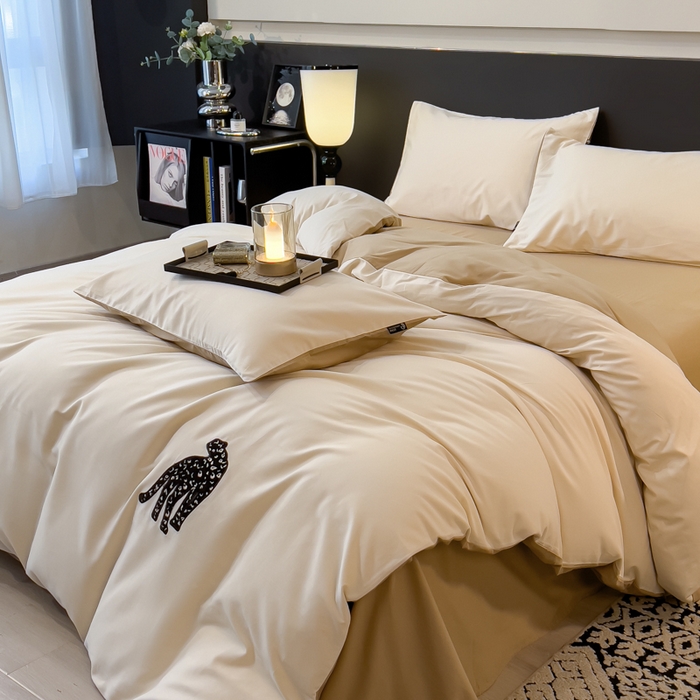 91家纺网 家纺一手货源 找家纺 （总）印季家纺 2025新款全棉50s磨毛绣花-黑豹四件套