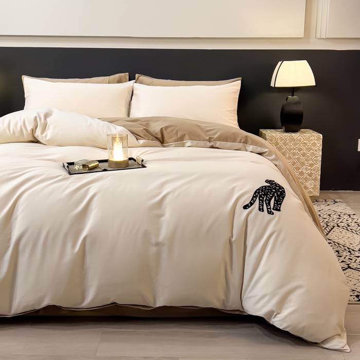 91家纺网 家纺一手货源 找家纺 （总）印季家纺 2025新款全棉50s磨毛绣花-黑豹四件套