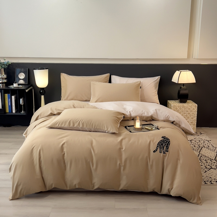 91家纺网 家纺一手货源 找家纺 （总）印季家纺 2025新款全棉50s磨毛绣花-黑豹四件套