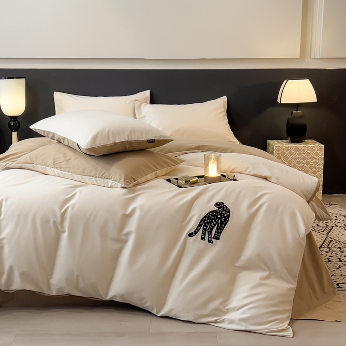 91家纺网 家纺一手货源 找家纺 （总）印季家纺 2025新款全棉50s磨毛绣花-黑豹四件套