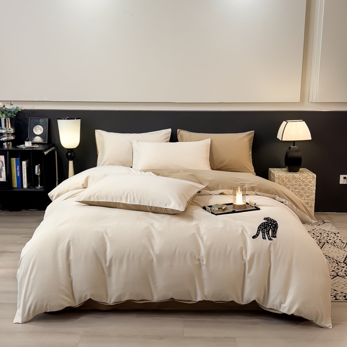 印季家纺 2025新款全棉50s磨毛绣花-黑豹四件套 奶玉-浅驼