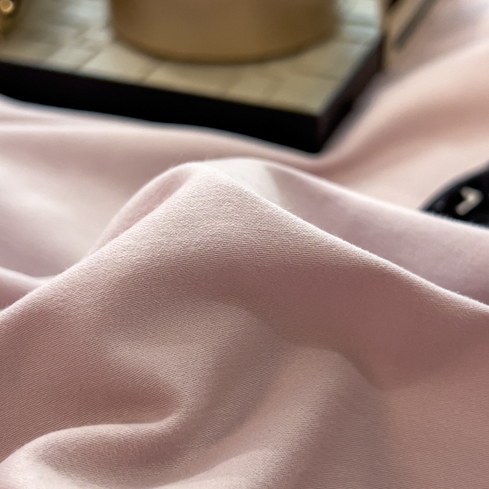 91家纺网 家纺一手货源 找家纺 印季家纺 2025新款全棉50s磨毛绣花-黑豹四件套 悠悠紫-空气灰