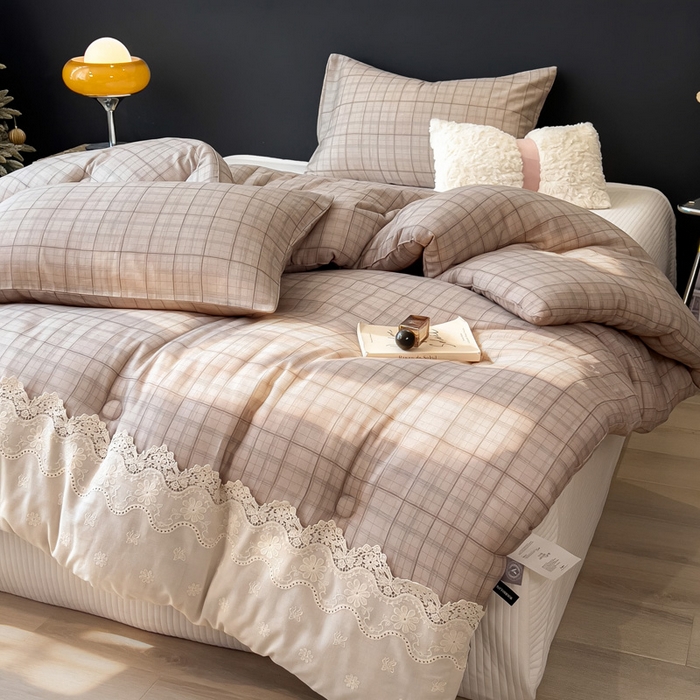 91家纺网 家纺一手货源 找家纺 米菲 2025新款全棉双层纱花边被被子被芯 简约格调