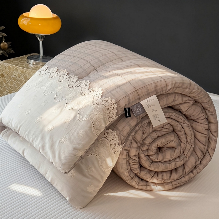 91家纺网 家纺一手货源 找家纺 米菲 2025新款全棉双层纱花边被被子被芯 简约格调