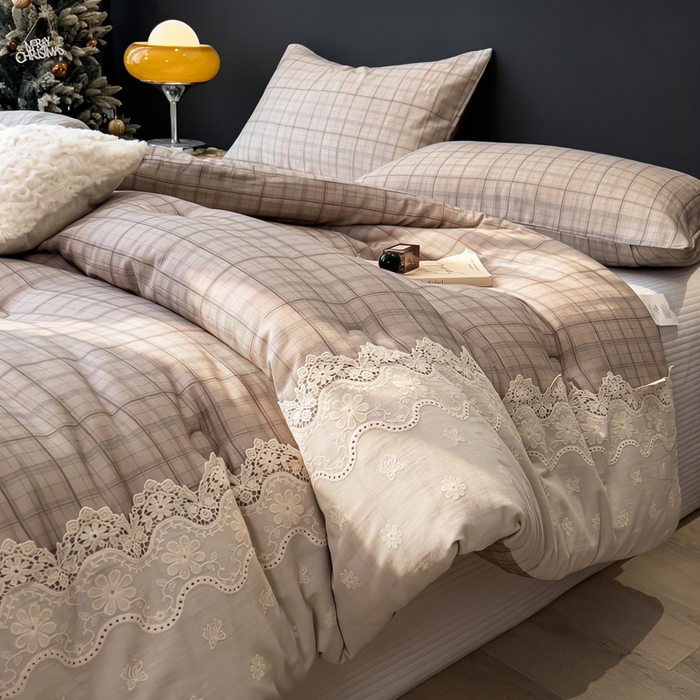 91家纺网 家纺一手货源 找家纺 米菲 2025新款全棉双层纱花边被被子被芯 简约格调