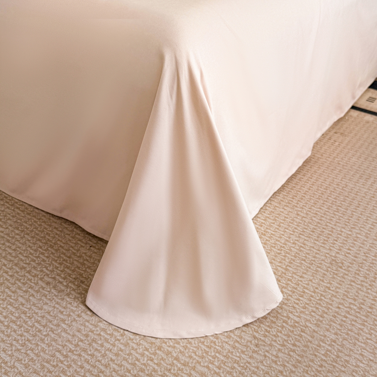 91家纺网 家纺一手货源 找家纺 置顶家纺 2025秋冬新款亲肤加厚140克磨毛四件套-普罗旺斯羽翎系列 羽翎-浅咖